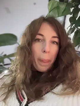 MommmyYummy online show from November 2025 02:24:02 PM