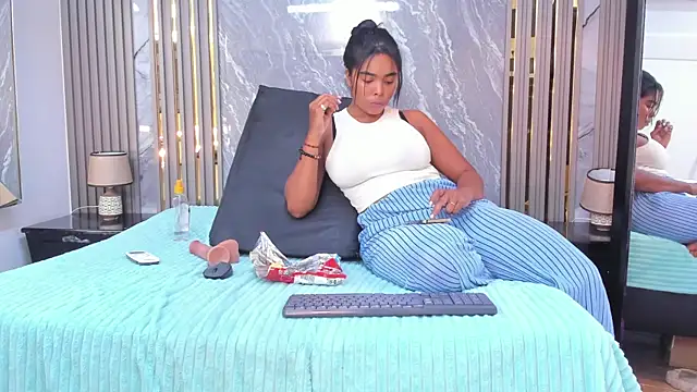 Snapshot of CiaraHarris chatting on February 2025 11:34:02 PM CiaraHarris online show from February 2025 11:34:02 PM