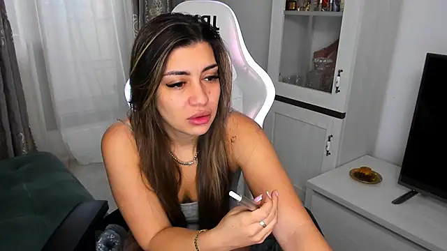 EveEvian online show from February 2025 01:19:01 PM