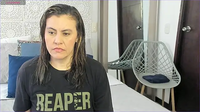 V monse online show from February 2025 02:00:01 PM