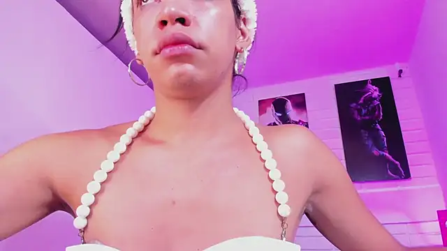 Alahia Rodriguez online show from November 2025 12:48:01 PM