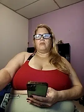 EllisW8 online show from April 2026 07:58:01 PM