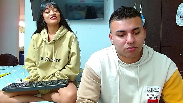 Snapshot of 2ScarletandRyan8 chatting on December 2024 01:24:02 PM 2ScarletandRyan8 online show from December 2024 01:24:02 PM