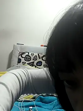 Snapshot of 2ScarletandRyan8 chatting on December 2024 10:37:02 PM 2ScarletandRyan8 online show from December 2024 10:37:02 PM