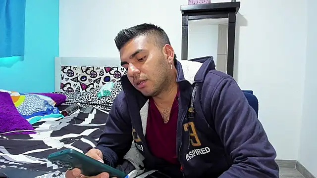 Snapshot of 2ScarletandRyan8 chatting on March 2025 01:12:02 PM 2ScarletandRyan8 online show from March 2025 01:12:02 PM