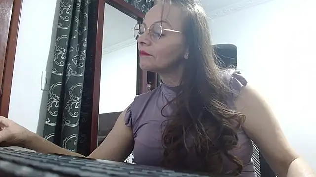 asleycavta online show from October 2025 05:13:02 PM