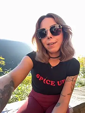 Mia Railey online show from November 2025 02:27:01 PM