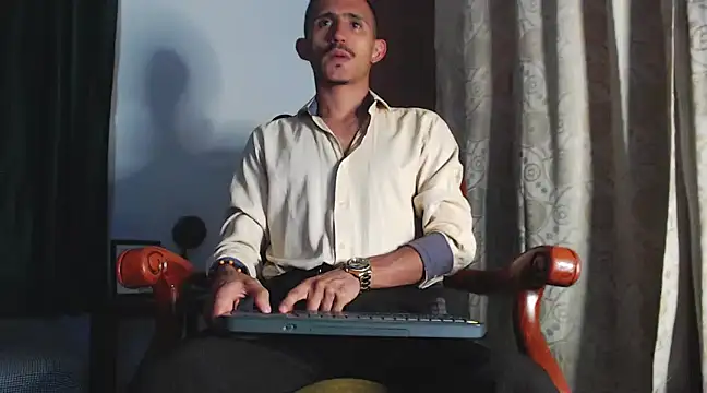 Snapshot of HomeAloneK chatting on January 2025 07:56:02 PM HomeAloneK online show from January 2025 07:56:02 PM