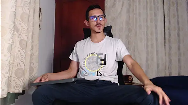 HomeAloneK online show from September 2025 09:20:02 PM