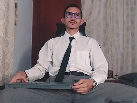 HomeAloneK online show from October 2025 07:58:01 PM