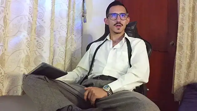 HomeAloneK online show from April 2026 07:47:02 PM