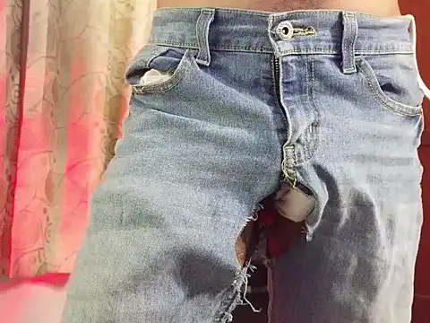 HomeAloneK online show from April 2026 07:43:01 PM