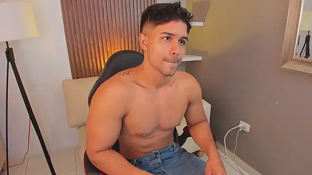 Snapshot of liam_collins21 chatting on January 2025 11:52:01 AM liam collins21 online show from January 2025 11:52:01 AM