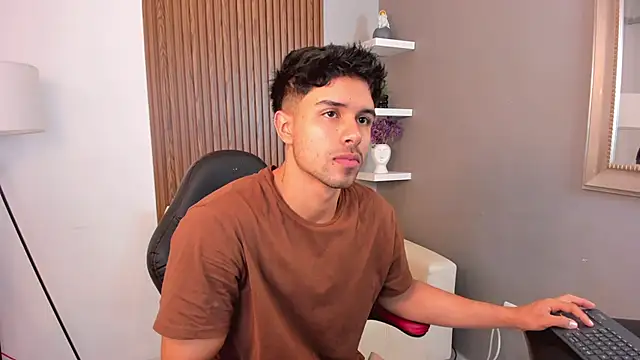 Snapshot of liam_collins21 chatting on February 2025 11:42:02 AM liam collins21 online show from February 2025 11:42:02 AM