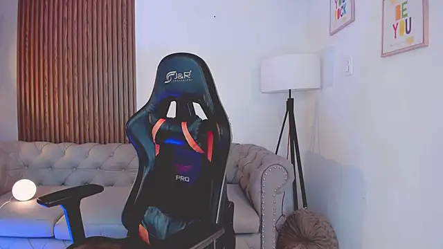 liam collins21 online show from October 2025 11:47:01 AM