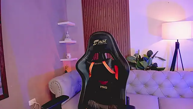 liam collins21 online show from December 2025 12:02:02 PM