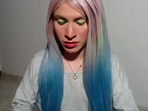 HugeDanex online show from November 2025 04:33:02 AM