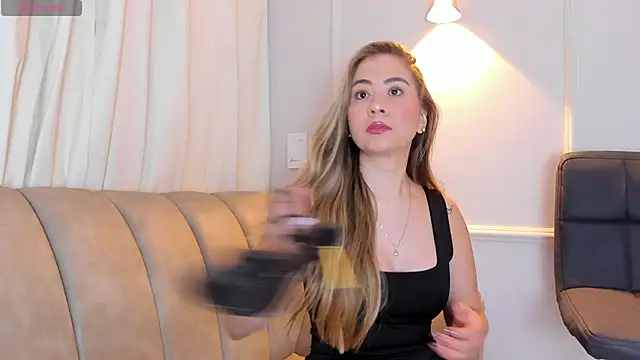 Lia walton online show from December 2025 12:21:02 PM