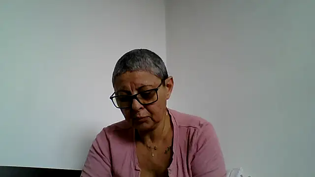 roseblak42 online show from November 2025 08:27:01 AM