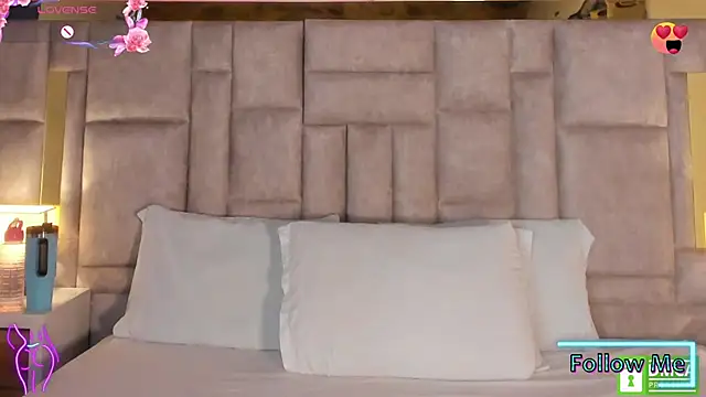 Snapshot of Miss_Abigail_ chatting on February 2025 01:10:02 PM Miss Abigail online show from February 2025 01:10:02 PM