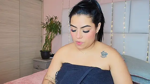 kiana cream online show from January 2025 06:01:02 PM