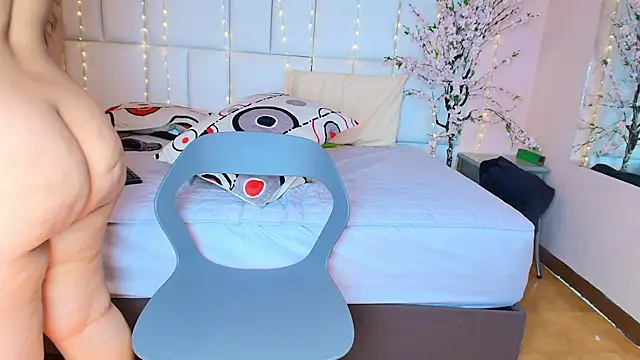 kiana cream online show from February 2025 05:48:01 PM