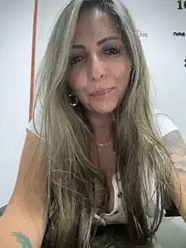  Abril-Office1 online show from December 2024 10:45:01 PM