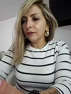  Abril-Office1 online show from February 2025 07:22:02 PM