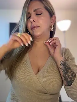  Abril-Office1 online show from November 2025 01:10:01 PM