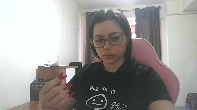 LovelyJulliette online show from June 2026 10:17:01 AM