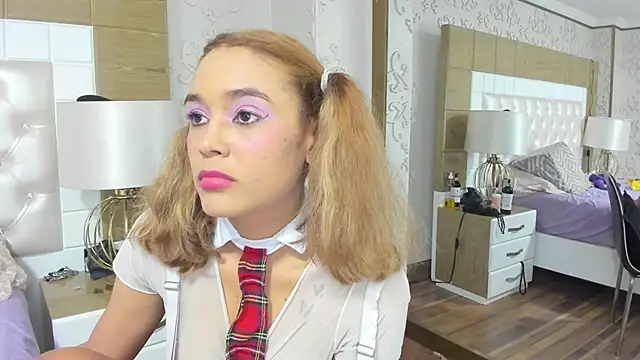 TaraaHot online show from April 2026 02:12:02 AM