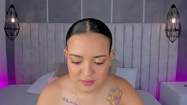 lea gray online show from April 2026 06:55:01 PM