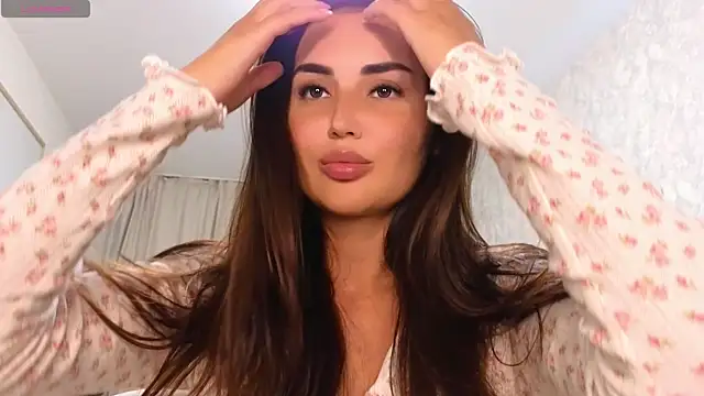 Snapshot of LaraSkinny chatting on October 2025 01:18:01 PM LaraSkinny online show from October 2025 01:18:01 PM