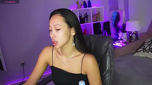 Snapshot of _MIURA_ chatting on October 2025 01:17:02 AM MIURA online show from October 2025 01:17:02 AM