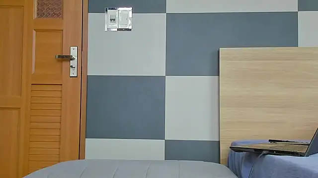 Kiera Thomas online show from November 2025 04:37:01 AM