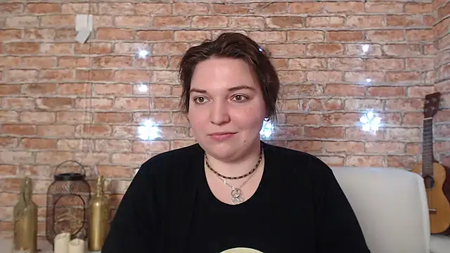 Amelia Kiss  online show from December 2024 03:47:02 AM