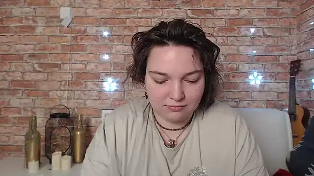 Amelia Kiss  online show from January 2025 12:45:01 AM