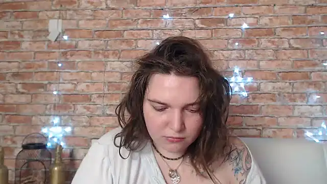 Amelia Kiss  online show from January 2025 03:59:02 AM