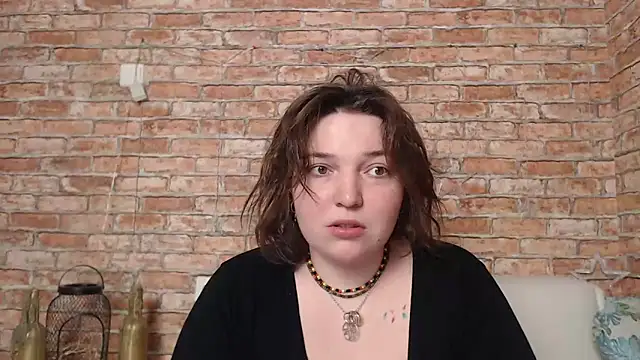 Amelia Kiss  online show from February 2025 12:41:02 AM