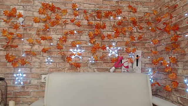 Amelia Kiss  online show from December 2025 01:00:01 AM