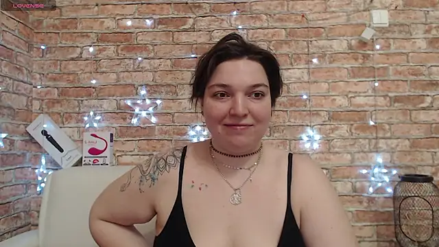 Amelia Kiss  online show from March 2026 12:51:01 AM