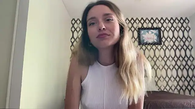 Snapshot of SirenaBelle chatting on December 2024 03:55:02 AM SirenaBelle online show from December 2024 03:55:02 AM
