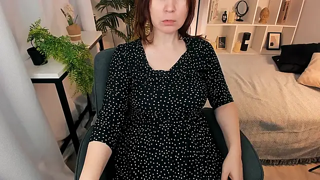 ZoeEast online show from February 2026 01:21:02 PM