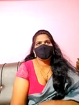 Snapshot of melina214 chatting on December 2024 05:08:02 PM melina214 online show from December 2024 05:08:02 PM