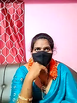 Snapshot of melina214 chatting on December 2024 06:12:02 PM melina214 online show from December 2024 06:12:02 PM