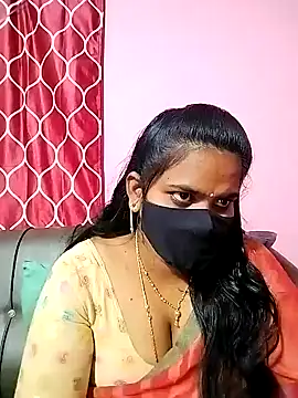 Snapshot of melina214 chatting on January 2025 04:57:01 PM melina214 online show from January 2025 04:57:01 PM