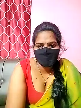 Snapshot of melina214 chatting on January 2025 05:04:01 PM melina214 online show from January 2025 05:04:01 PM