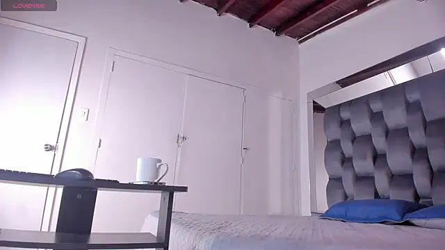 Snapshot of pamela-wells chatting on February 2026 11:14:01 AM pamela-wells online show from February 2026 11:14:01 AM