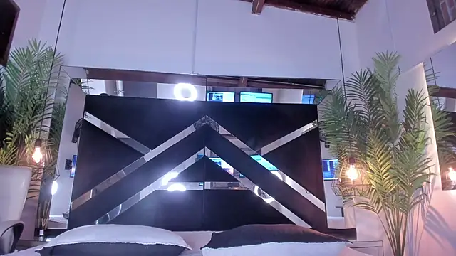 emily-fox online show from October 2025 10:47:01 AM