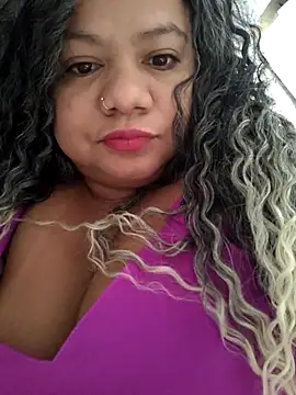 Carlabrasileira online show from October 2025 06:16:02 PM